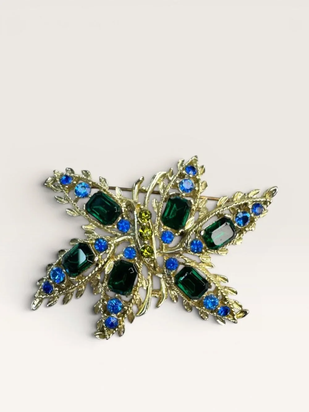 1950s Green Blue Crystal Gold Tone Abstract Foliage Brooch Vintage